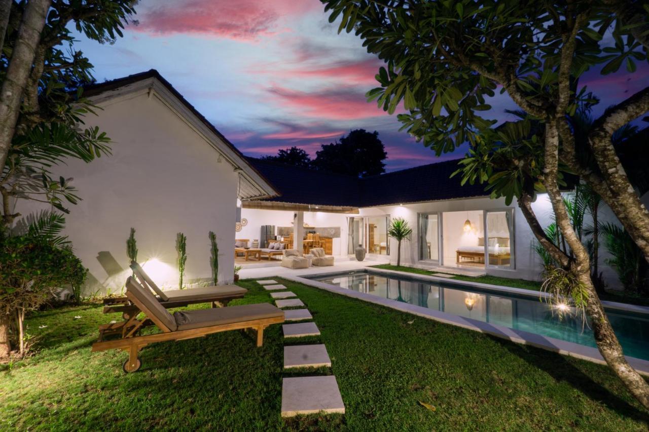 Villa Pagu Seminyak Esterno foto