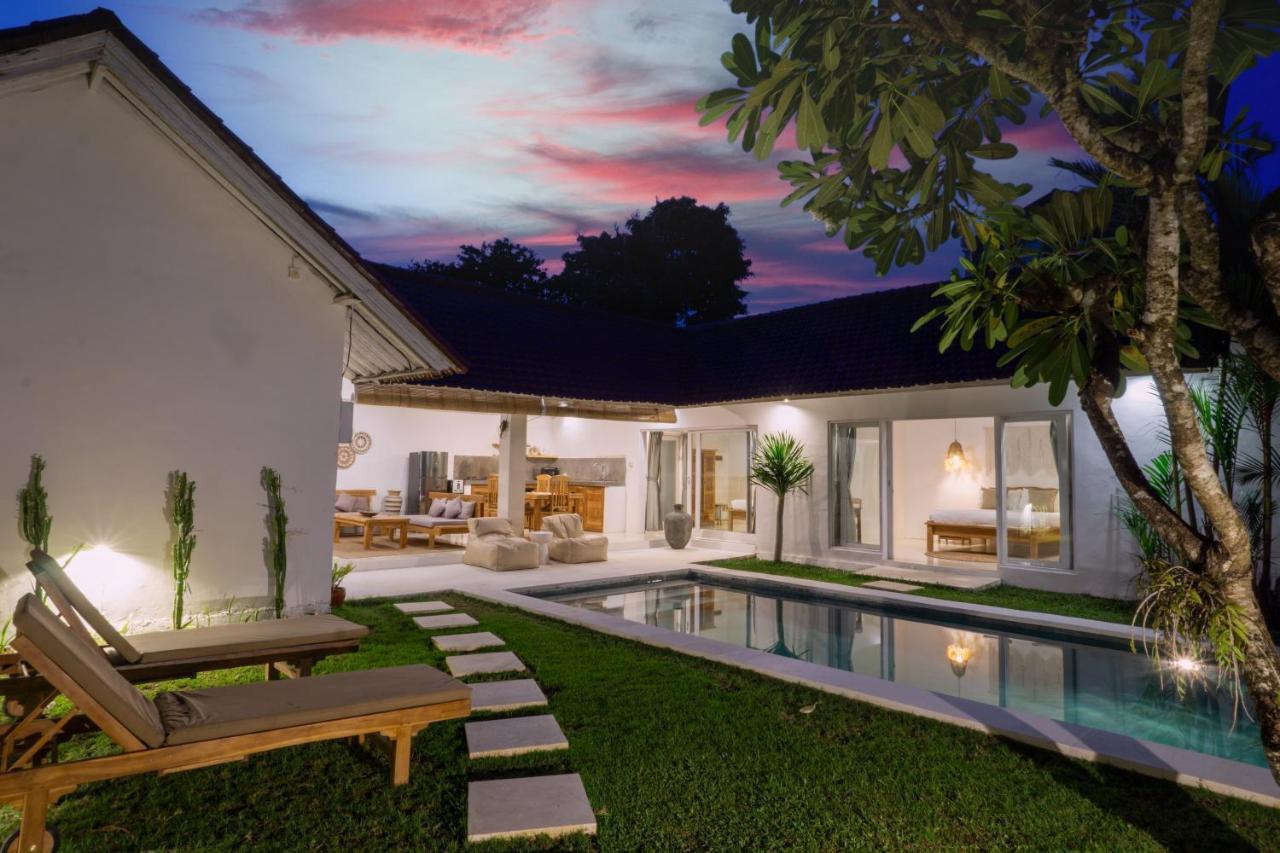 Villa Pagu Seminyak Esterno foto