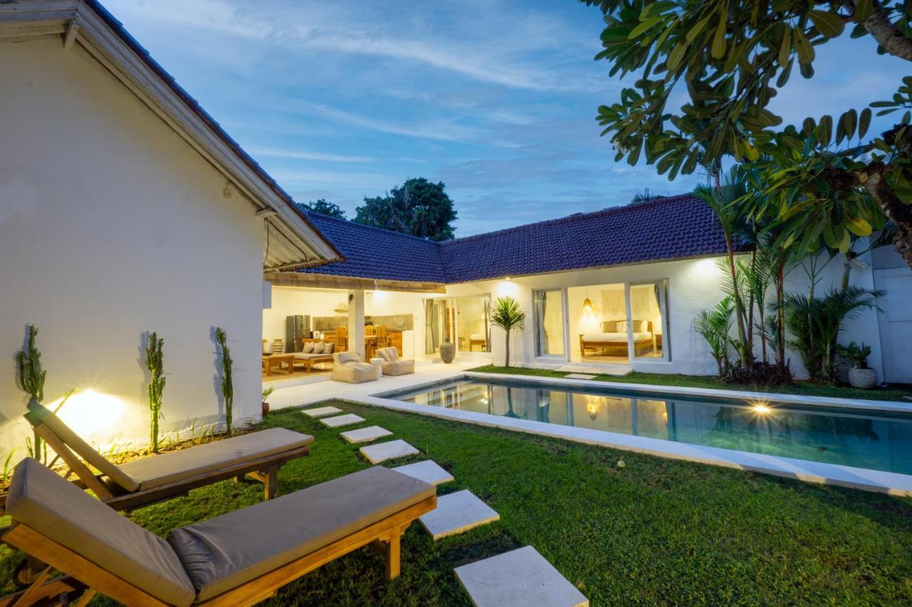 Villa Pagu Seminyak Esterno foto
